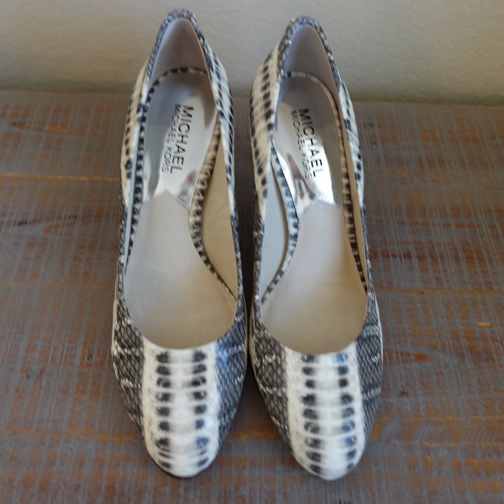 MICHAEL Michael Kors Snake Print Pumps - Picture 3 of 10